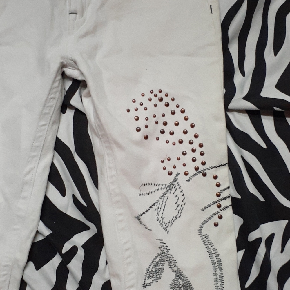 BB Jeans - Picture 8 of 8